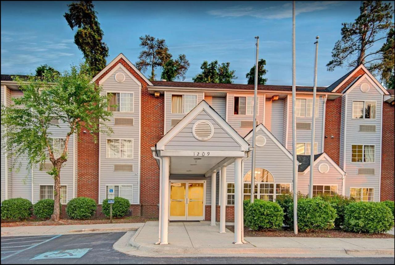 Travelers Inn And Suites ראלי מראה חיצוני תמונה