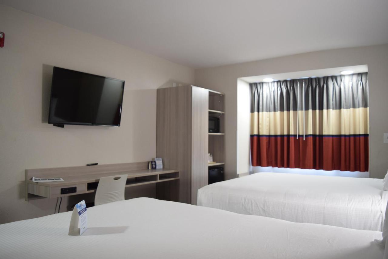 Travelers Inn And Suites ראלי מראה חיצוני תמונה