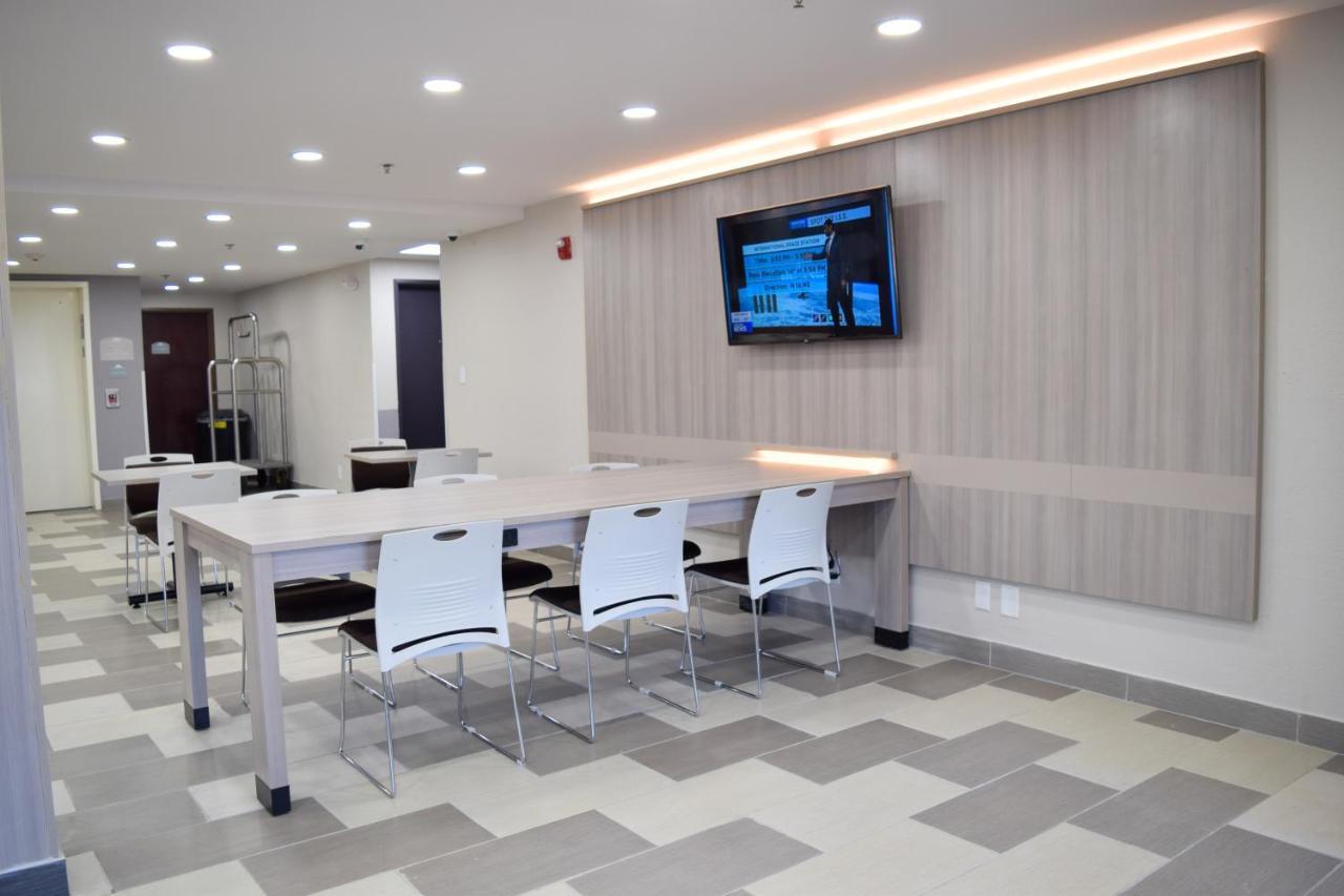 Travelers Inn And Suites ראלי מראה חיצוני תמונה
