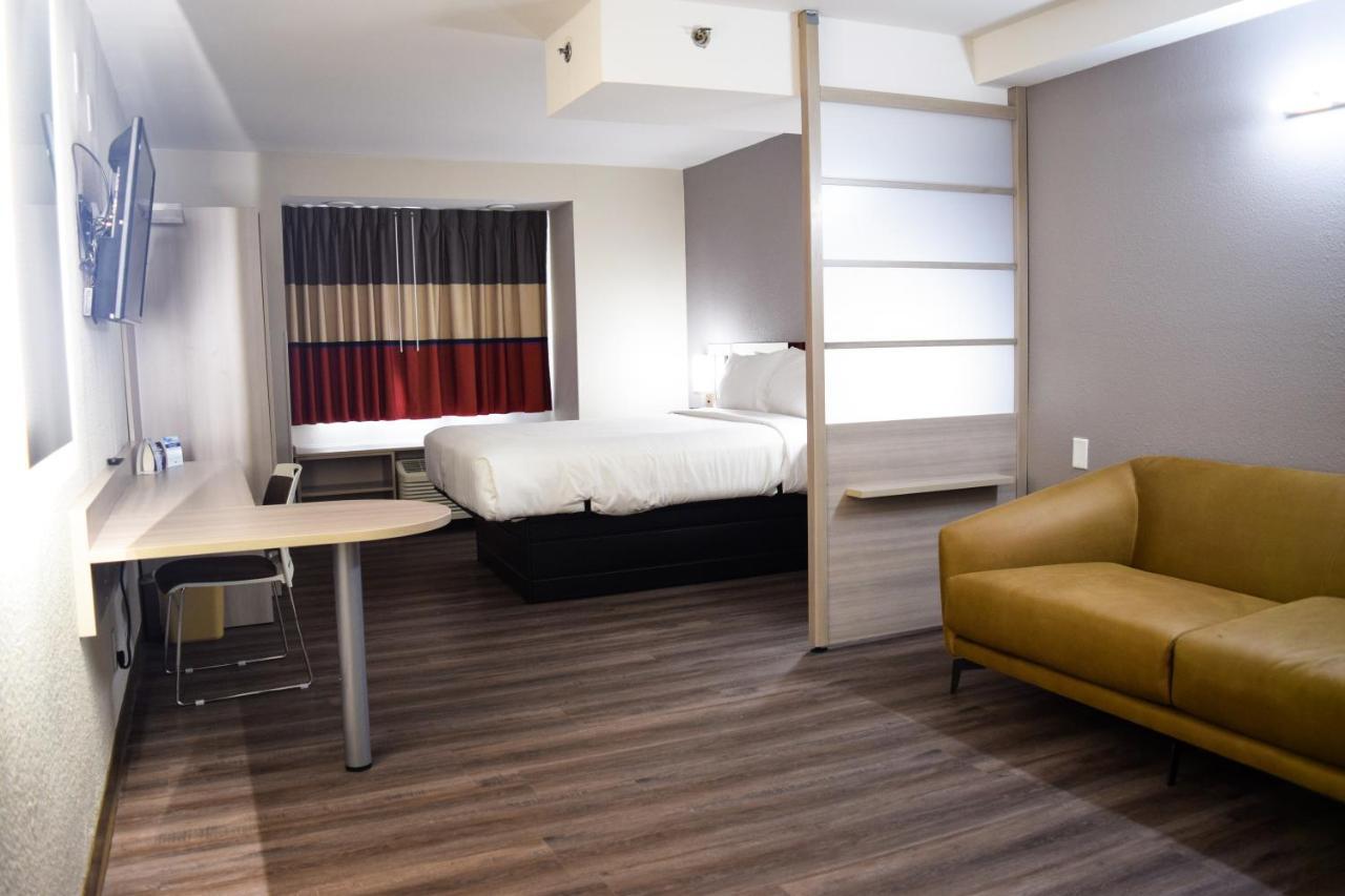 Travelers Inn And Suites ראלי מראה חיצוני תמונה