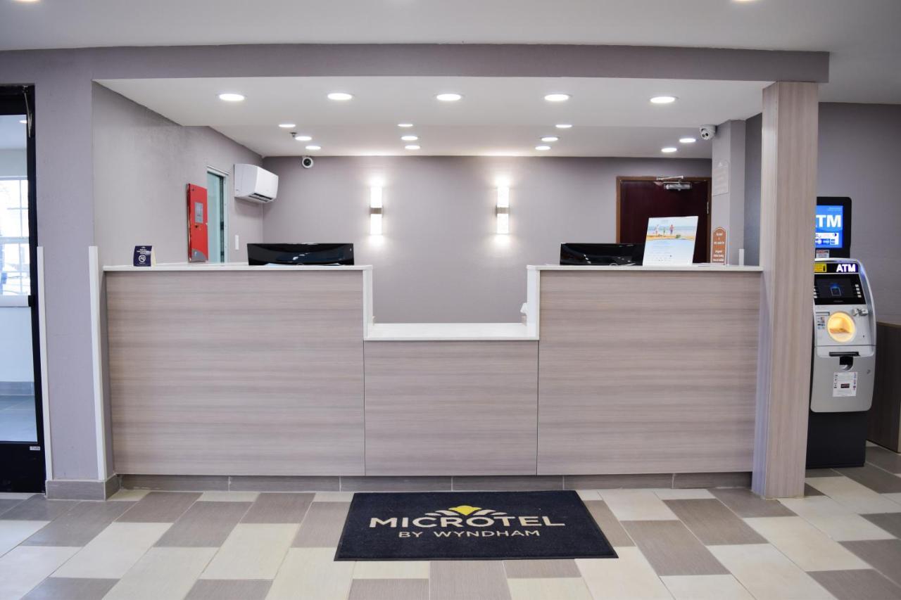 Travelers Inn And Suites ראלי מראה חיצוני תמונה